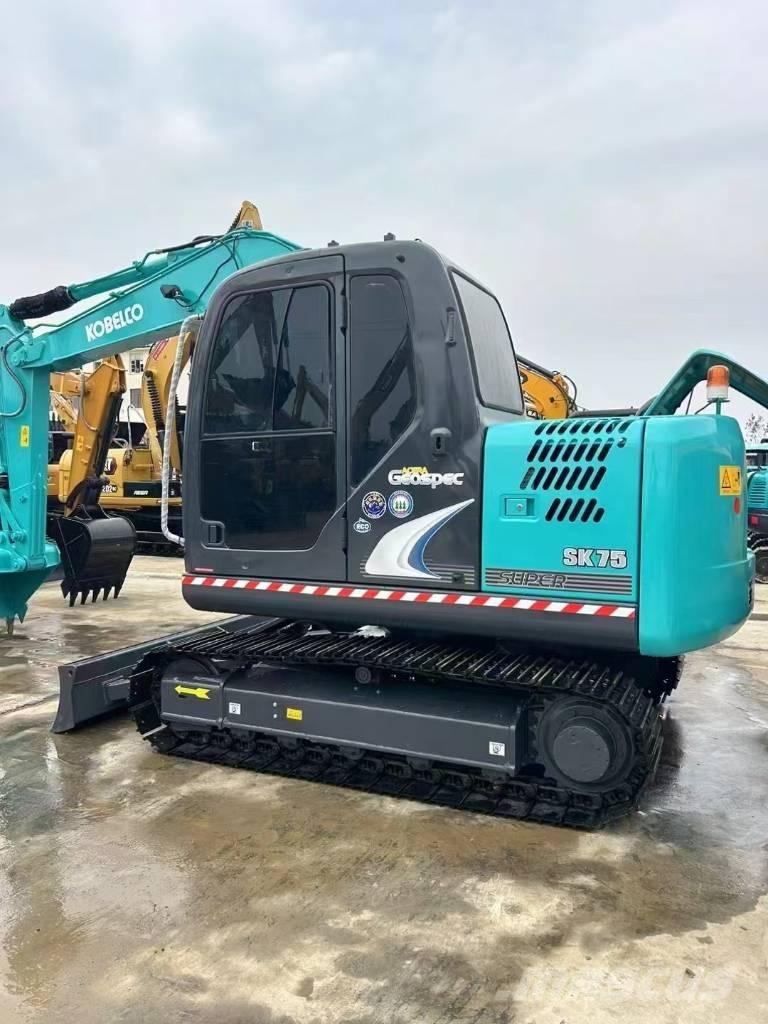 Kobelco SK 75 Bagri goseničarji