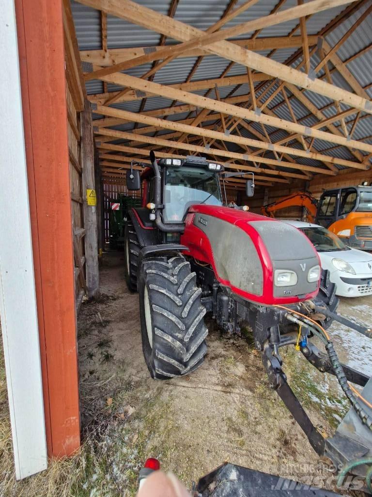 Valtra T 151 hitchec Traktorji