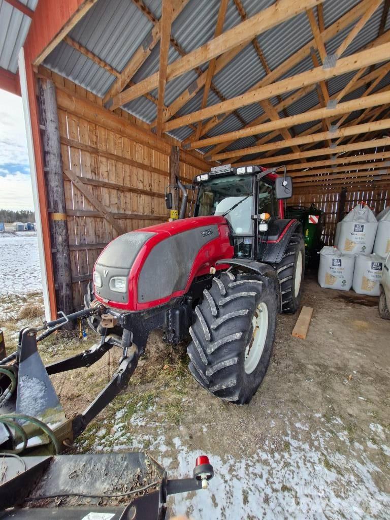 Valtra T 151 hitchec Traktorji
