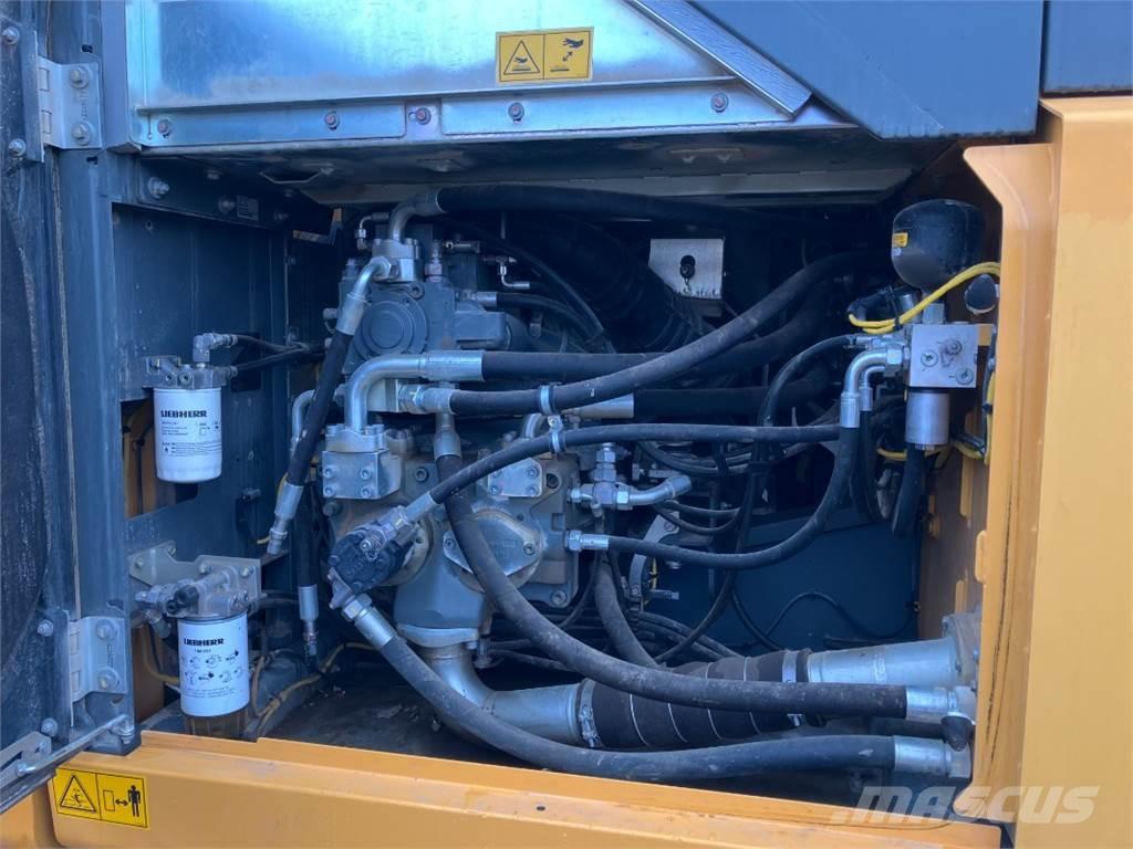 Liebherr R934 Bagri goseničarji