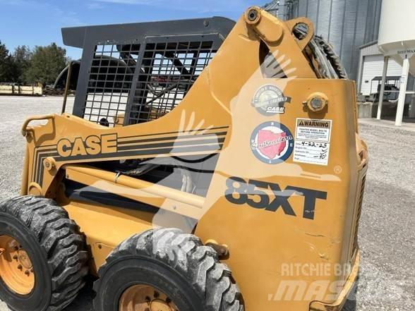 CASE 85XT Skid steer mini nakladalci
