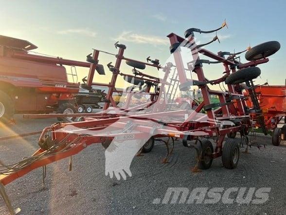 Case IH 4300 Kultivatorji