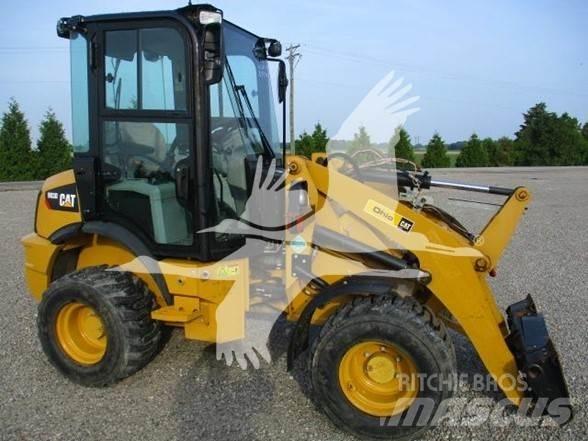 CAT 903D Kolesni nakladalci