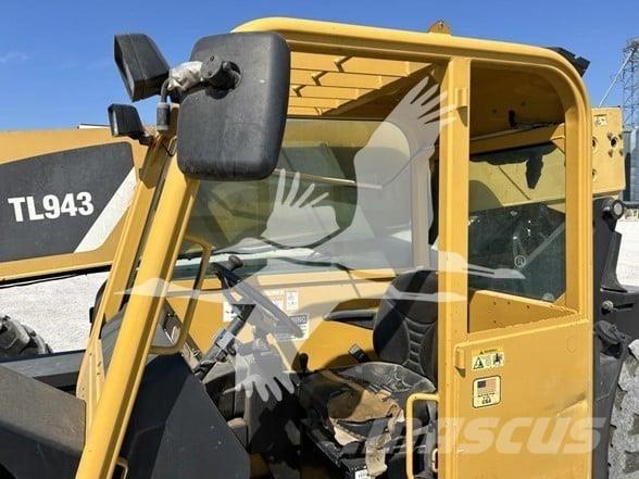 CAT TL943 Teleskopski viličarji