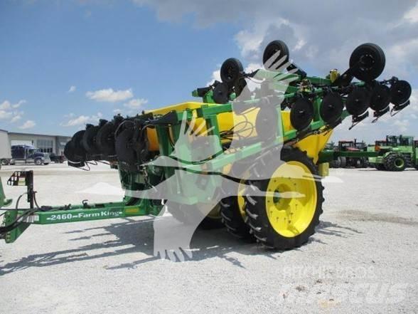 Farm King 2460 Trosilniki mineralnega gnojila