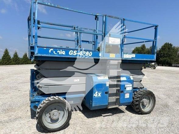 Genie GS4390RT Škarjaste dvižne ploščadi