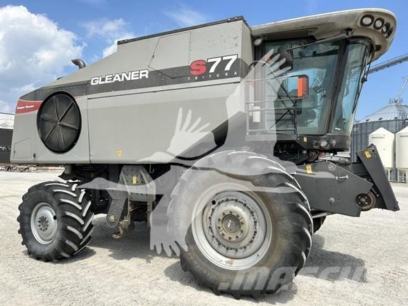 Gleaner S77 Kombajni