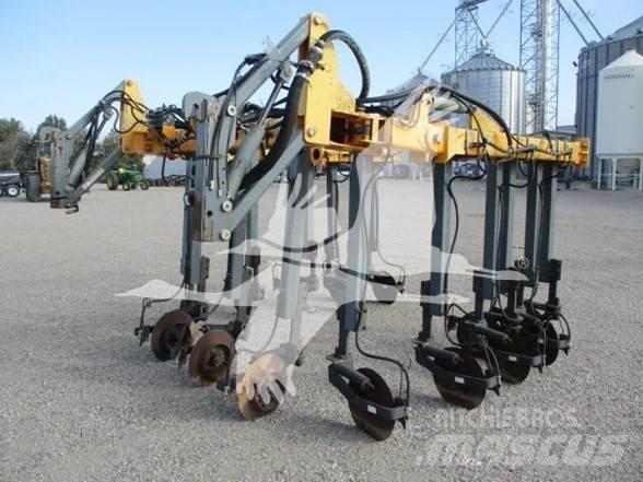 Hagie NTB16 Trosilniki mineralnega gnojila
