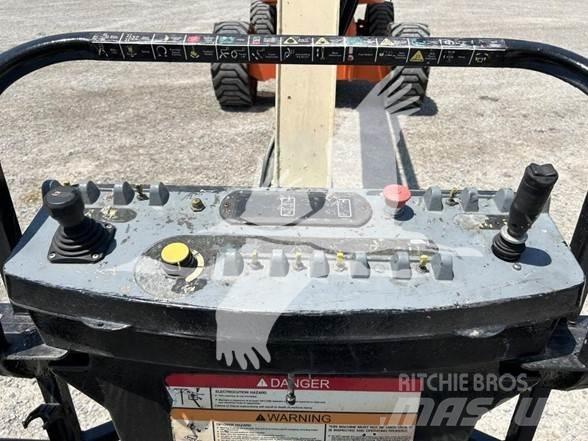 JLG 800A Zglobne dvižne ploščadi