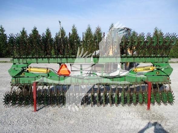 John Deere 400 Ostali priključki in naprave za pripravo tal