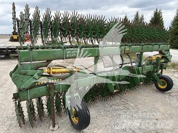 John Deere 400 Ostali priključki in naprave za pripravo tal