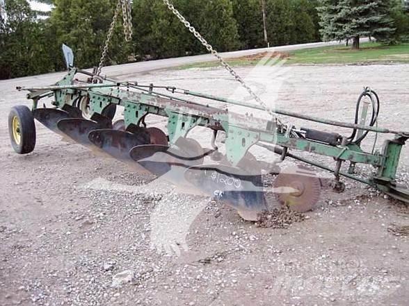 John Deere 514 Obračalni plugi