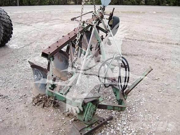 John Deere 514 Obračalni plugi