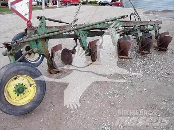 John Deere 514 Obračalni plugi