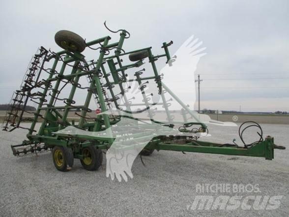 John Deere 960 Kultivatorji