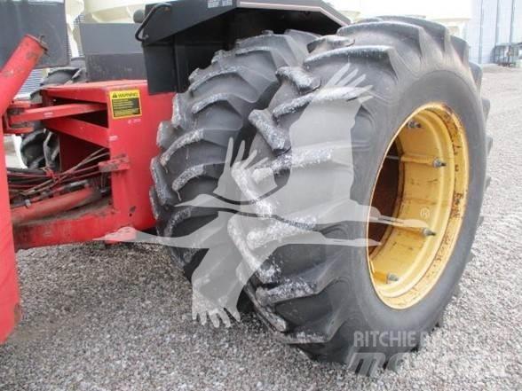 Versatile 876 Traktorji