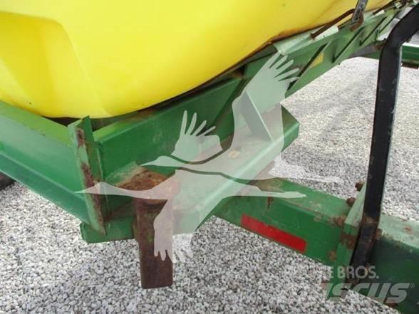 YETTER 1600 Trosilniki mineralnega gnojila