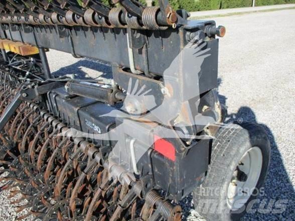 YETTER 3530 Ostali priključki in naprave za pripravo tal