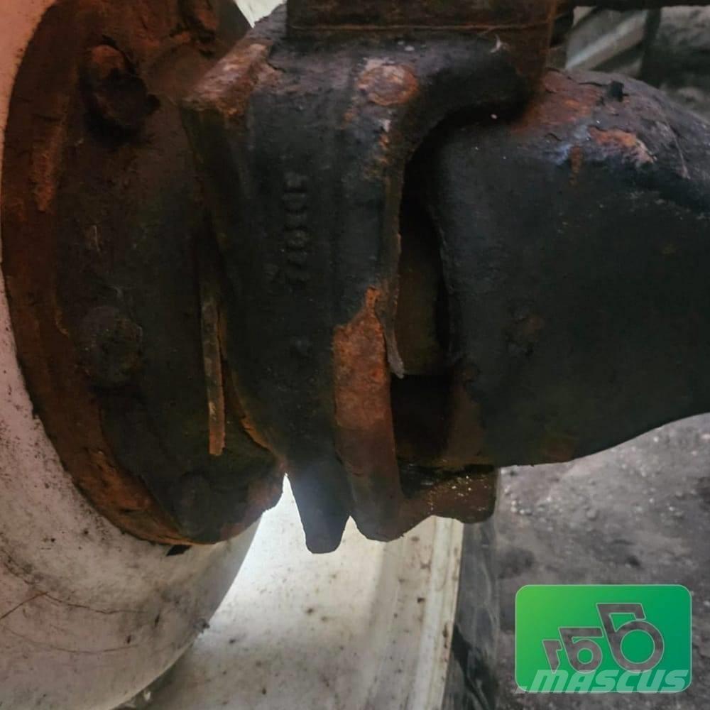 Valmet 8350. Parts Traktorji