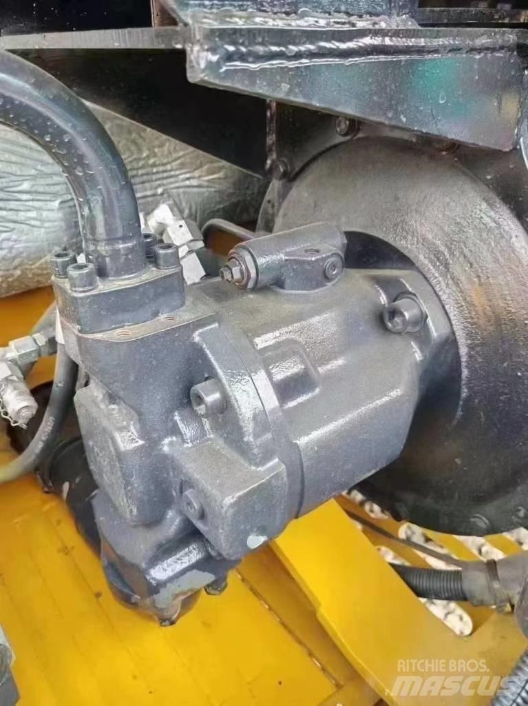 XCMG 60 Bagri goseničarji