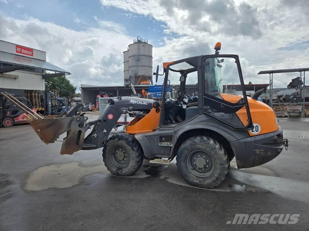 Mecalac AS 700 Kolesni nakladalci