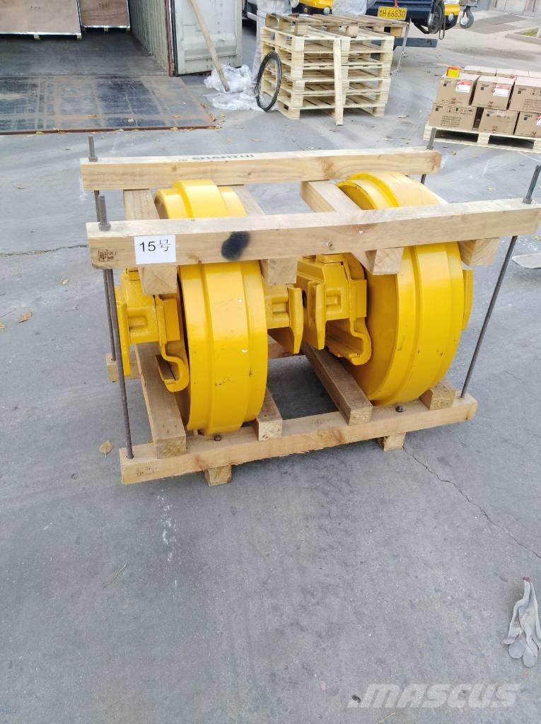 Komatsu D85E-18 Gosenice