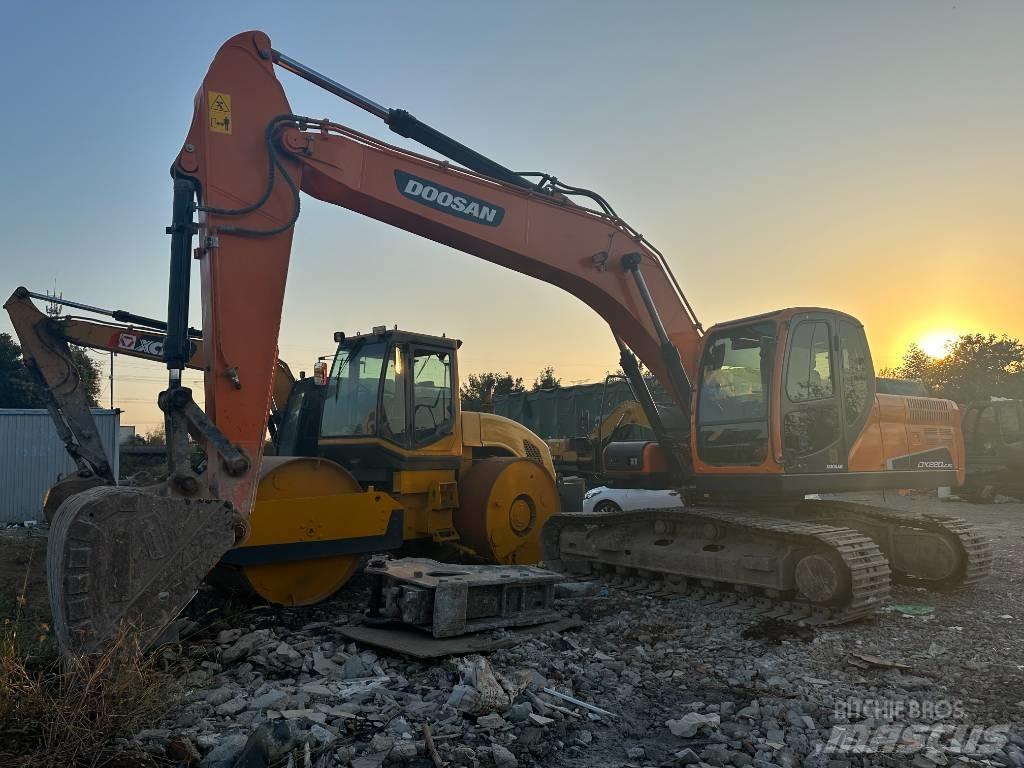 Doosan DX220LC-9 Bagri goseničarji