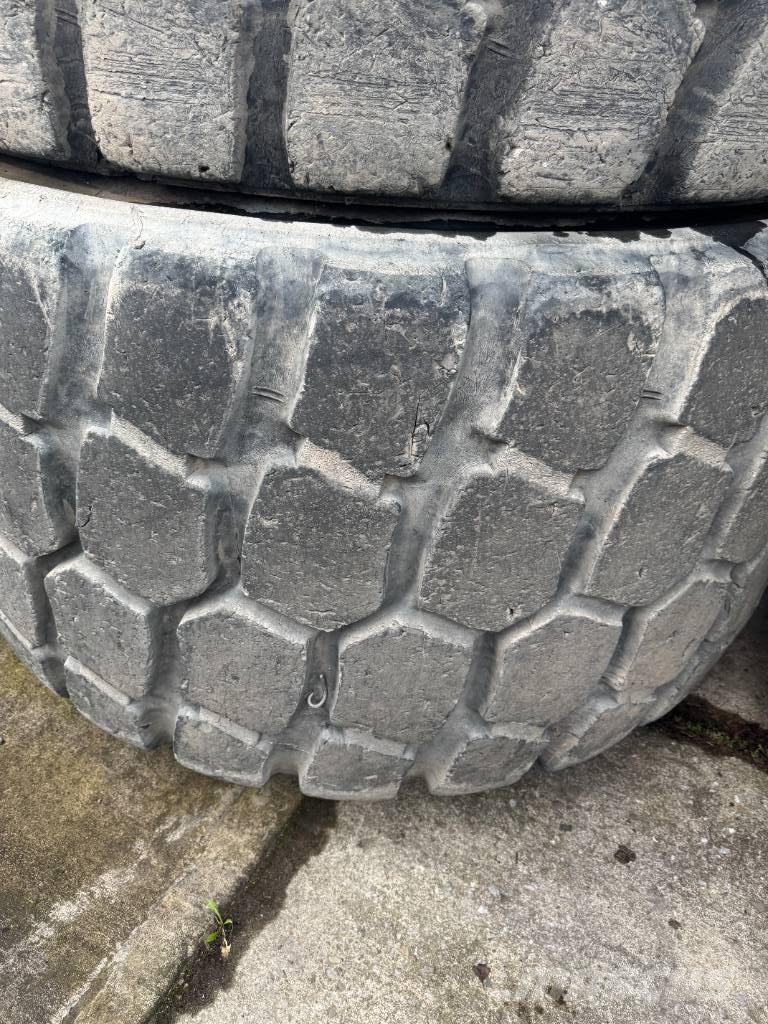 Develon DA 45 Gume, kolesa in platišča