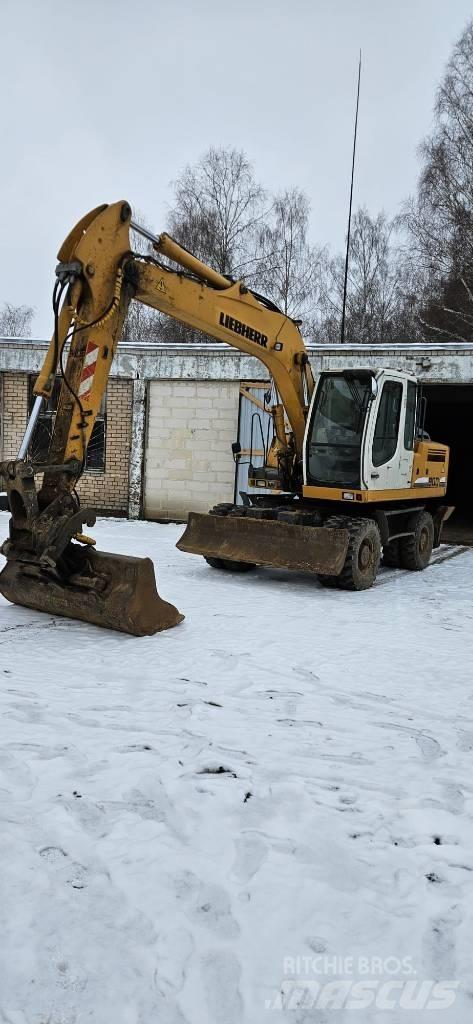 Liebherr A 900 C Bagri na kolesih