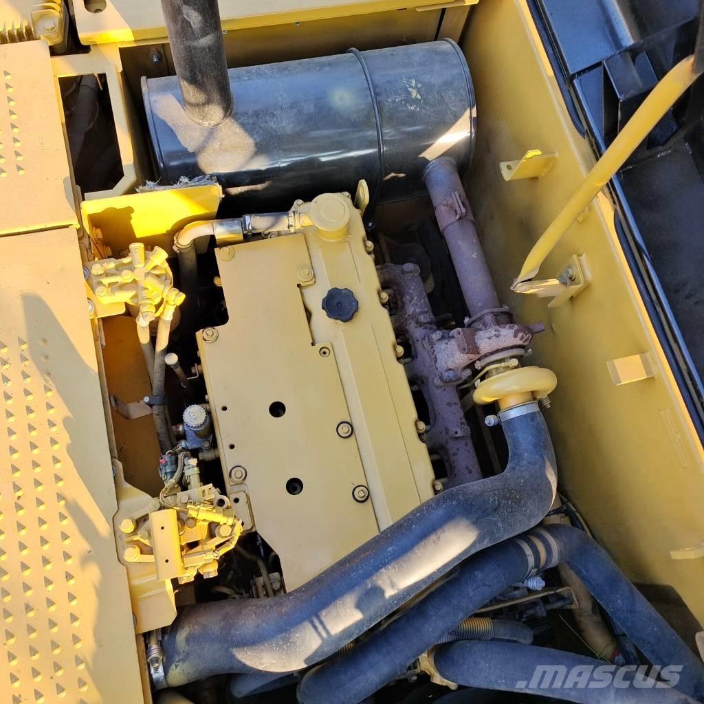CAT 320 D2 Bagri goseničarji
