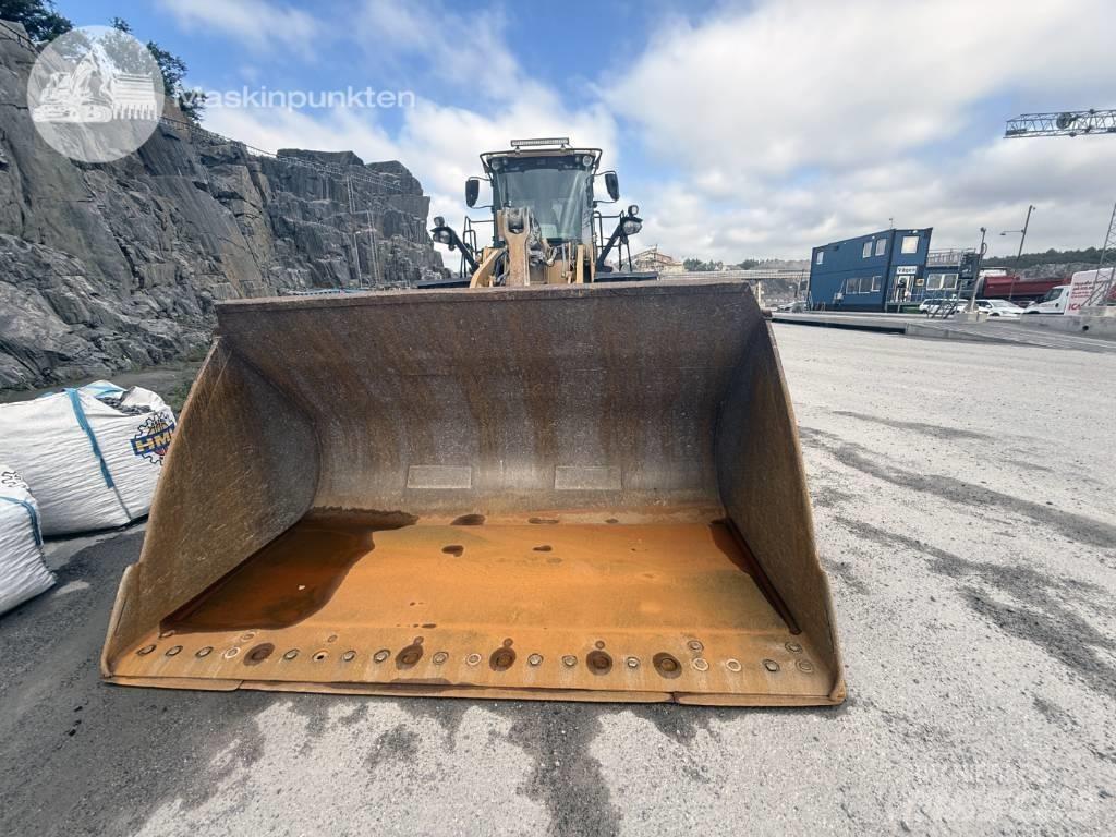 CAT 972 M Kolesni nakladalci