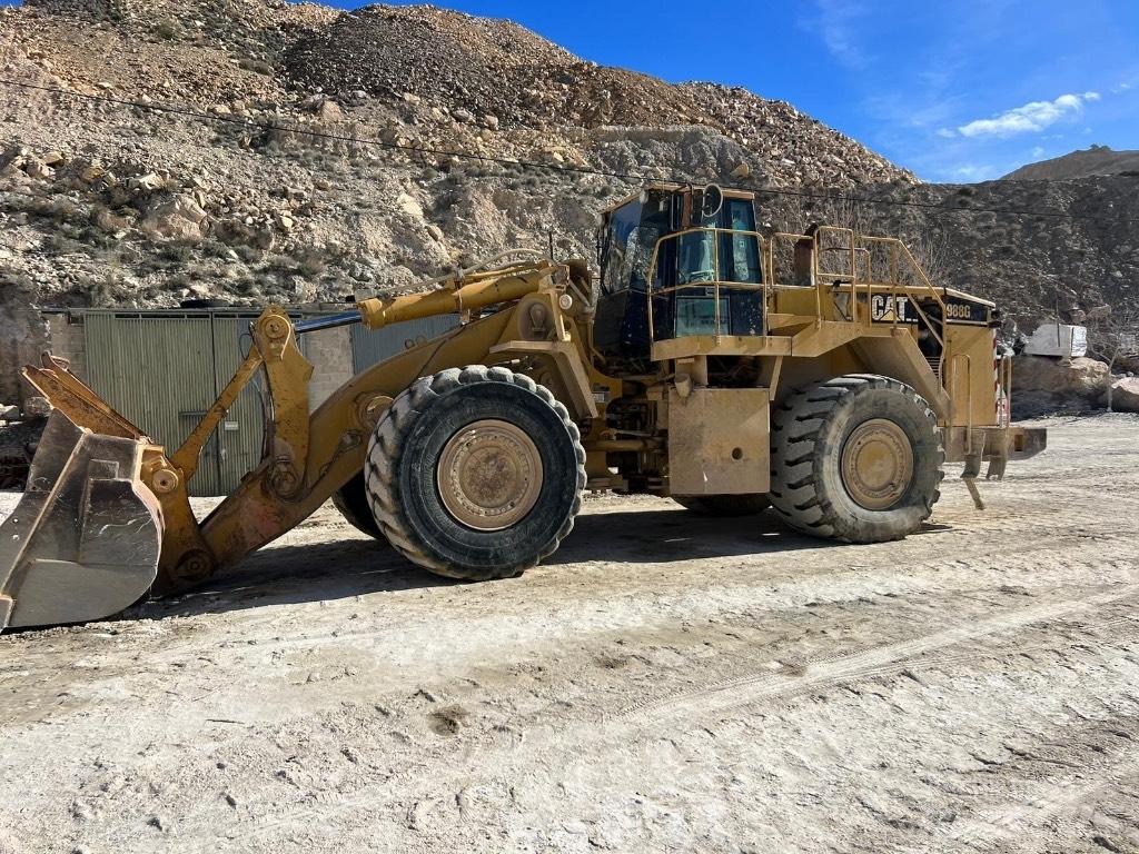 CAT 988 G Kolesni nakladalci