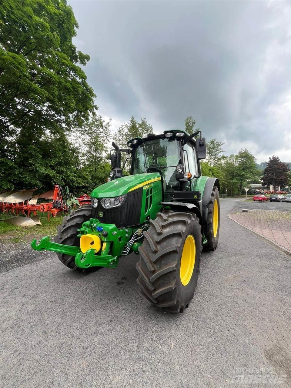John Deere 6120M Traktorji