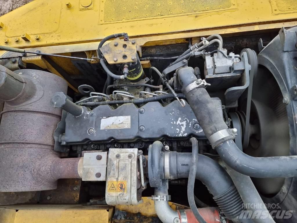 Komatsu PC 210-8 Bagri goseničarji
