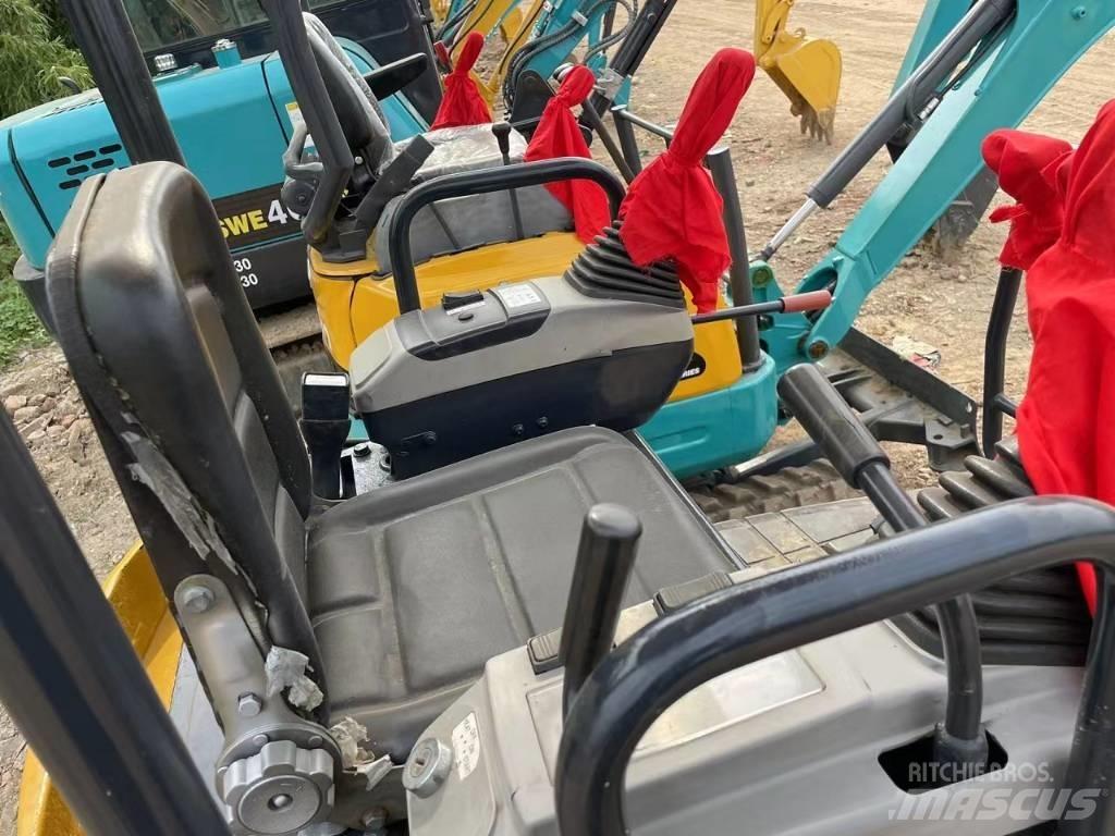 Komatsu PC18 Bagri goseničarji