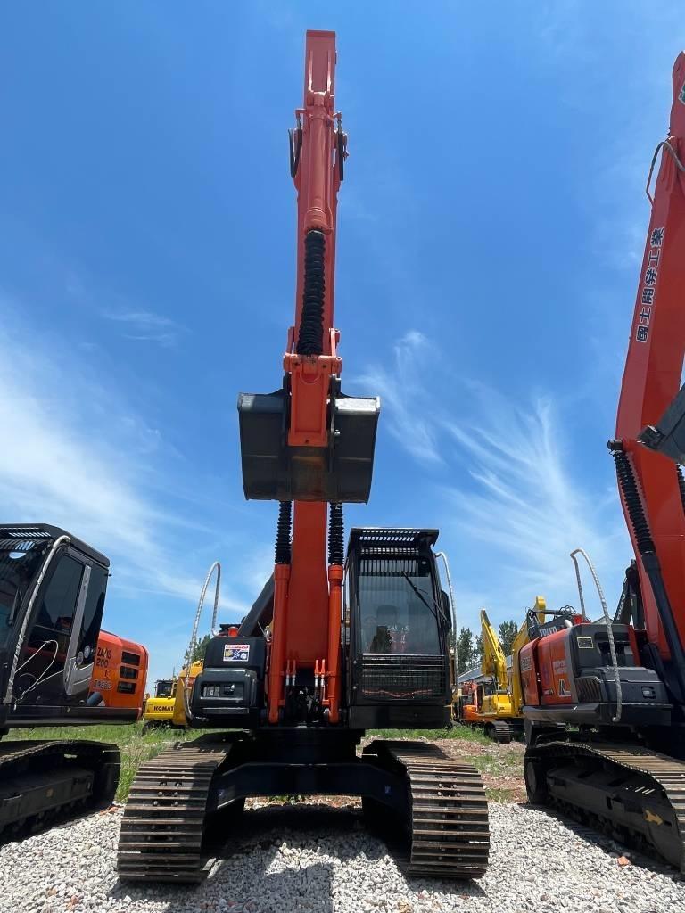 Hitachi ZX 200 Bagri goseničarji