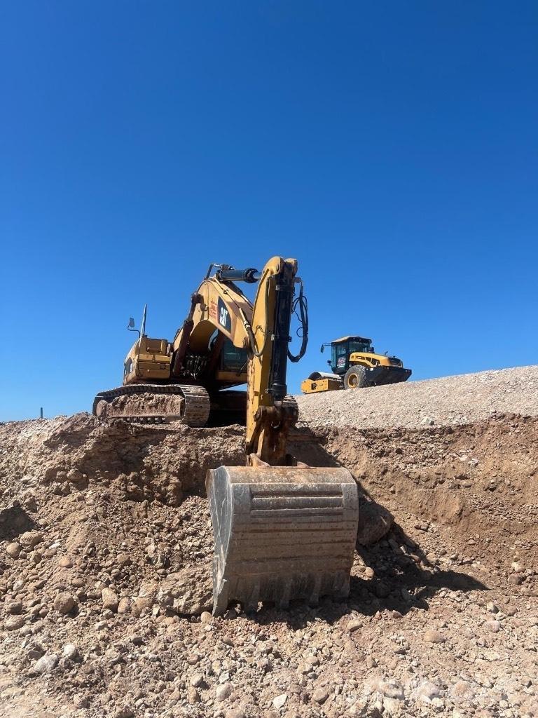 CAT 330 D L ME Bagri goseničarji