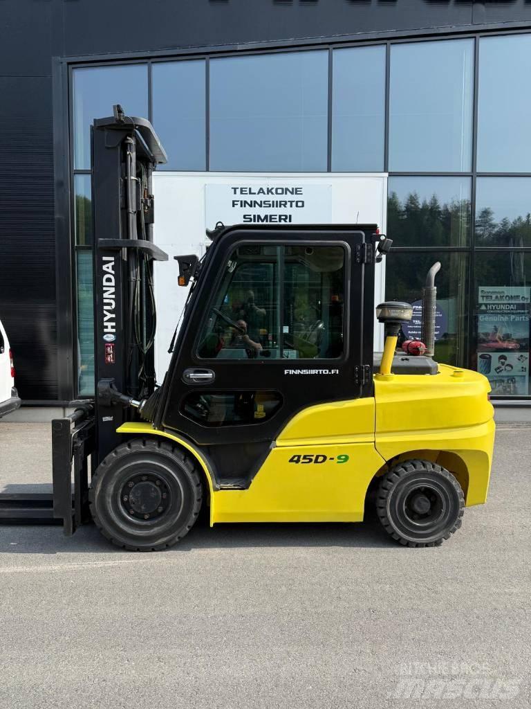 Hyundai 45 D-9 Dizelski viličarji