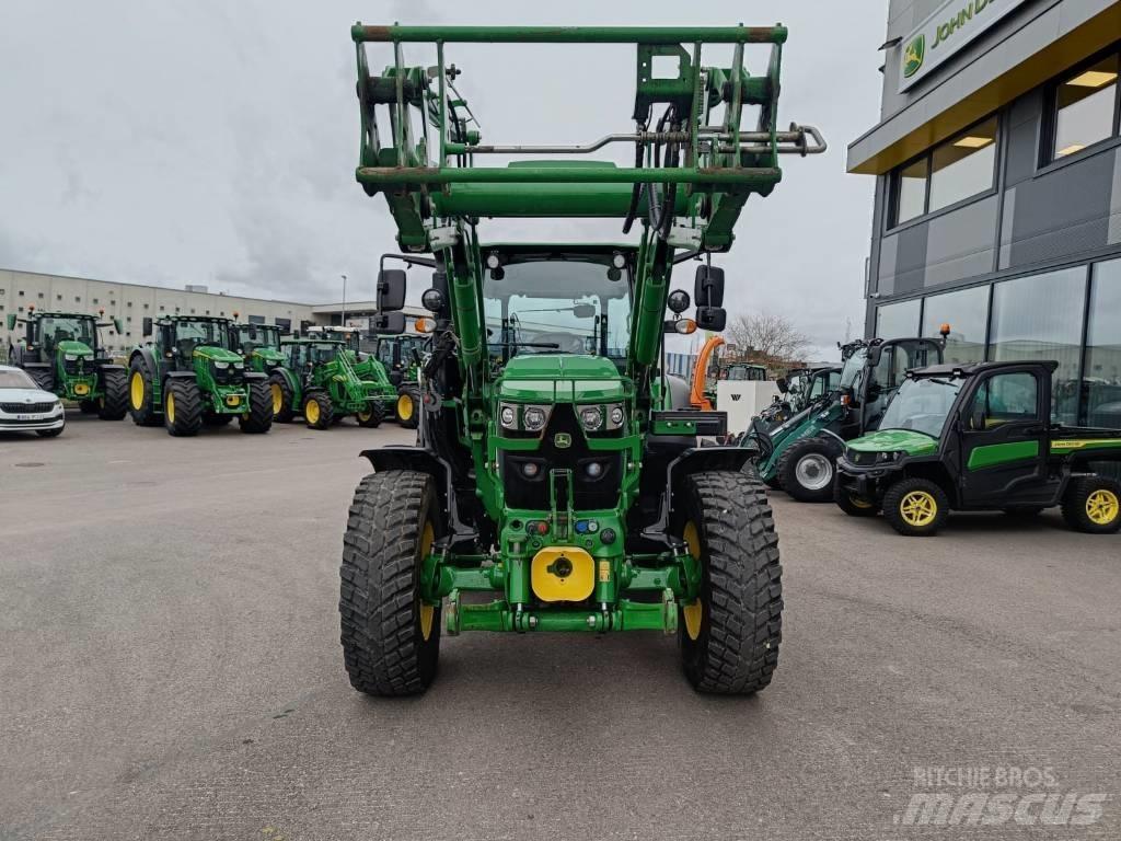 John Deere 6115 RC Traktorji