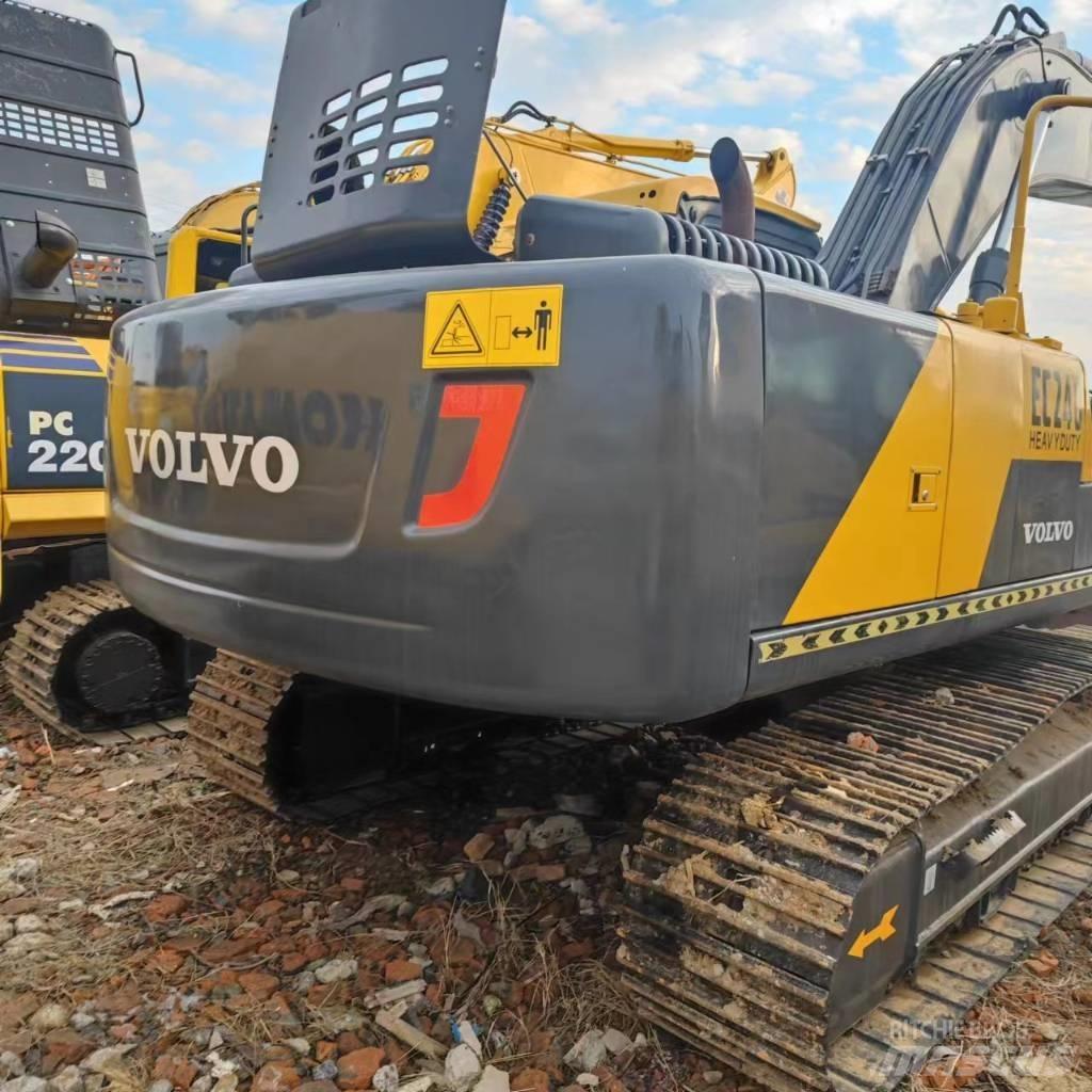 Volvo EC 240 Bagri goseničarji