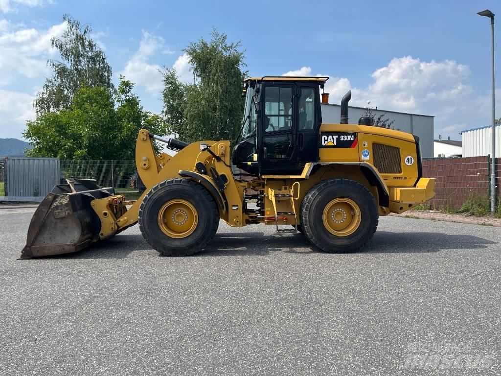 CAT 930M Kolesni nakladalci
