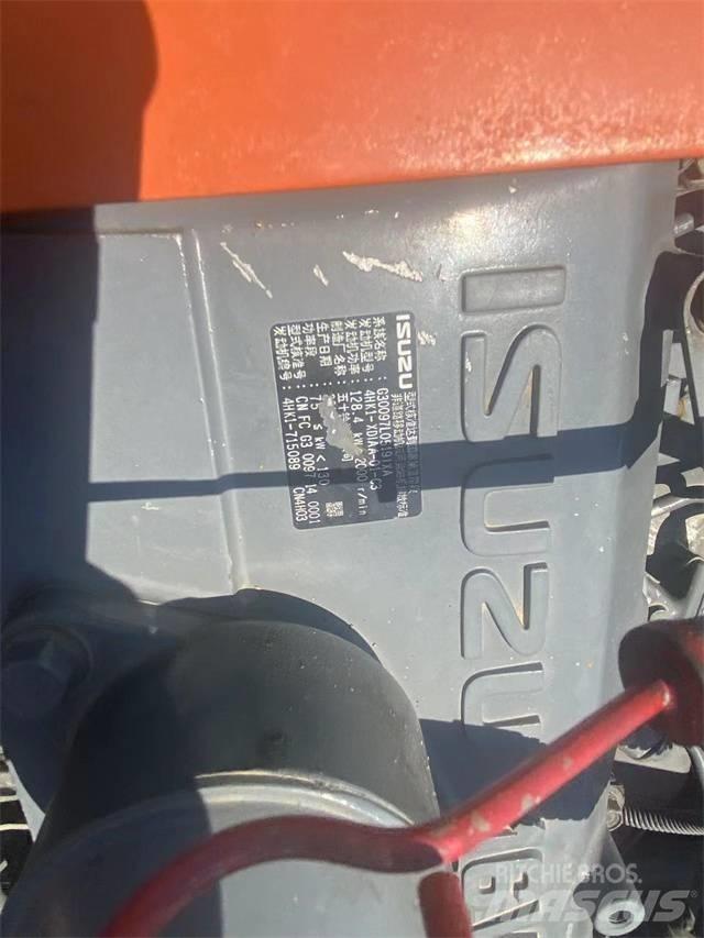 Hitachi ZX 200-3 G Bagri goseničarji