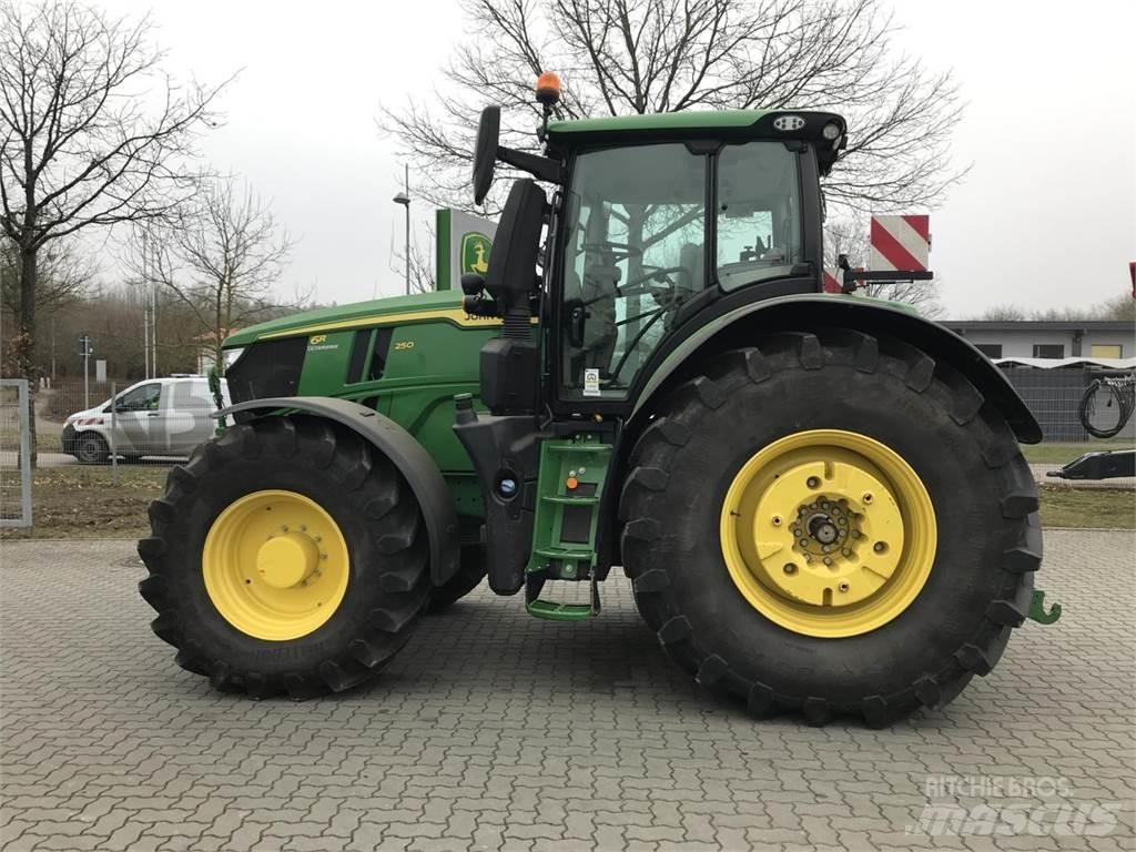 John Deere 6R 250 Traktorji