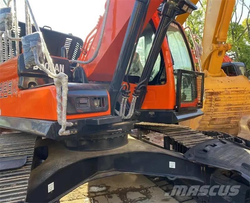Doosan DX300LC-9C Bagri goseničarji