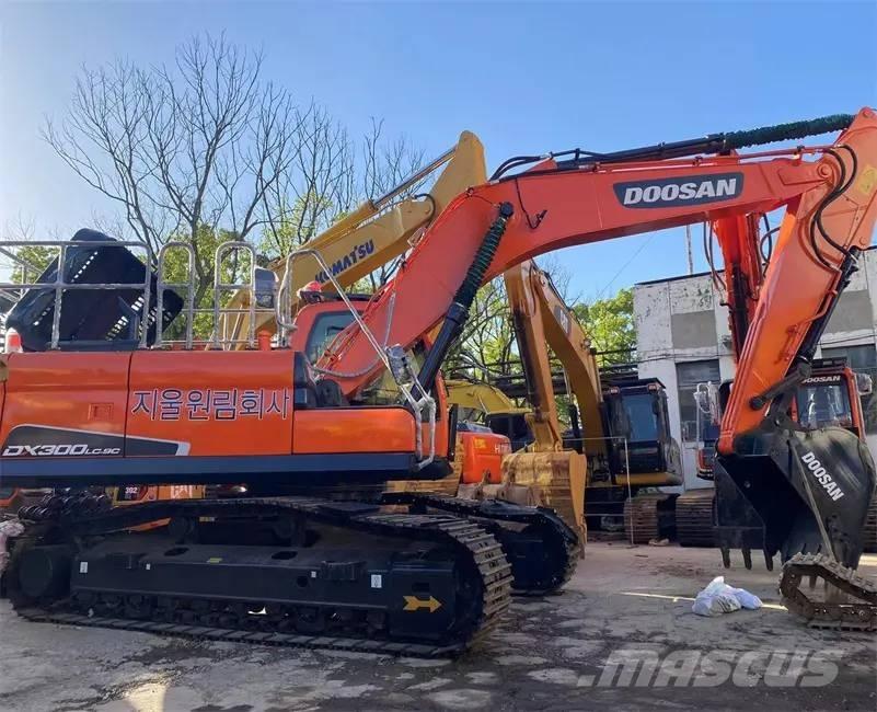 Doosan DX300LC-9C Bagri goseničarji