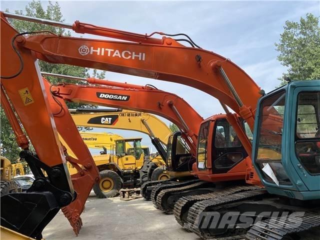 Hitachi EX200-3 Bagri goseničarji
