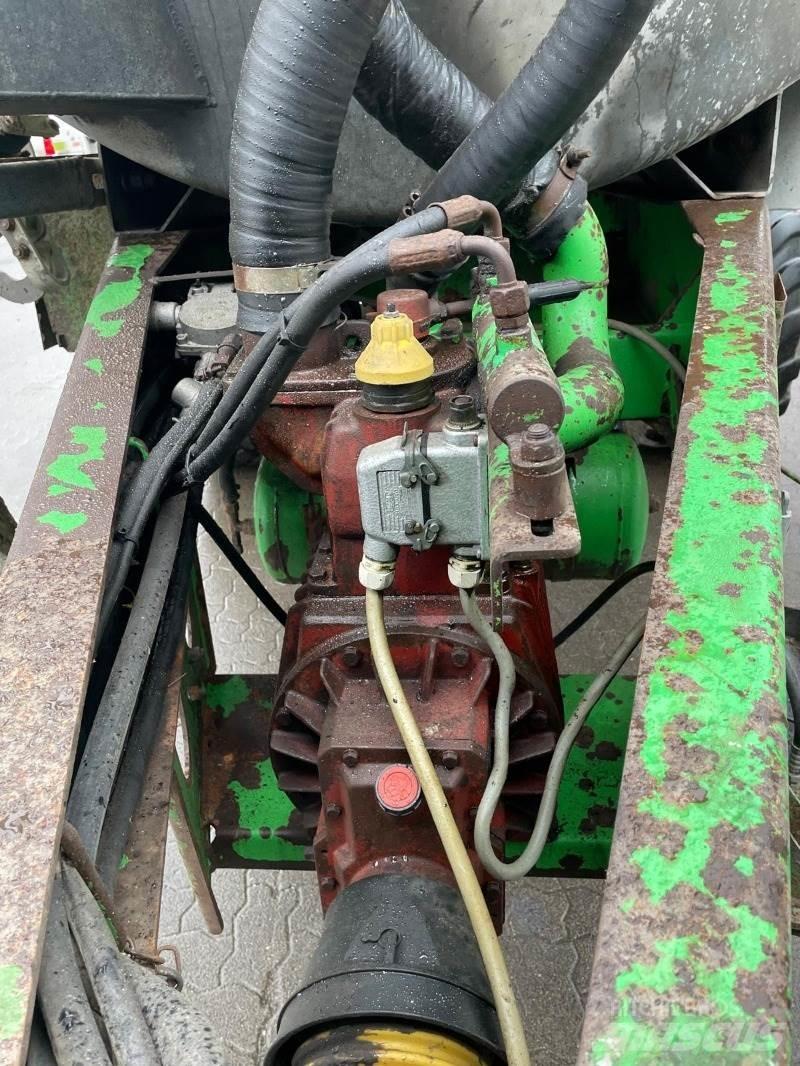 Joskin 12500 TS Trosilniki gnoja