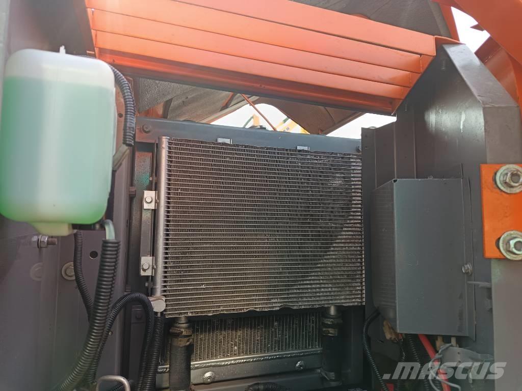 Hitachi ZX 70 Midi bagri 7t – 12t