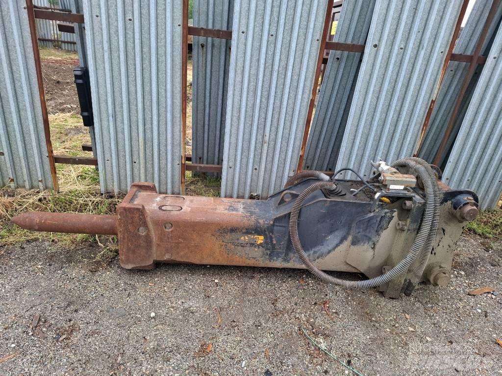 JCB JCB JS 175W Bagri na kolesih