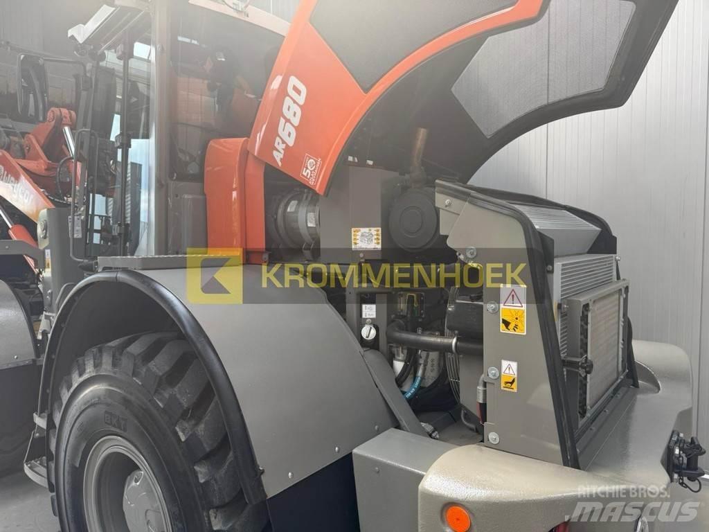 Weycor AR 680 Kolesni nakladalci
